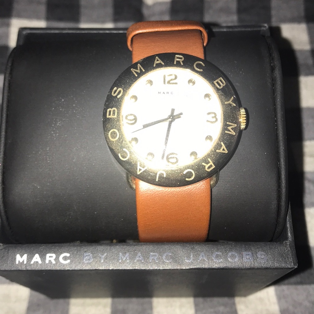Authentic Marc Jacobs watch. LIKE NEW!!